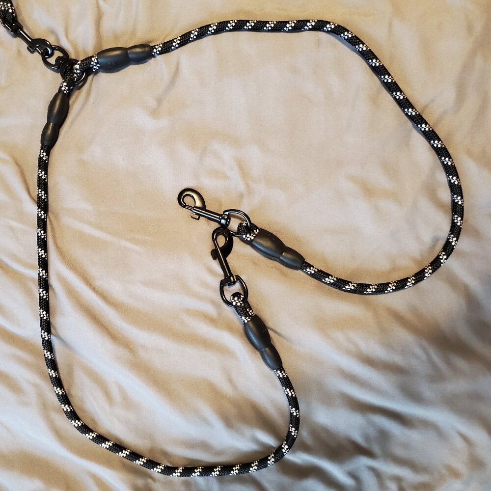 Nwot 9ft configurable dog leash for 2 dogs